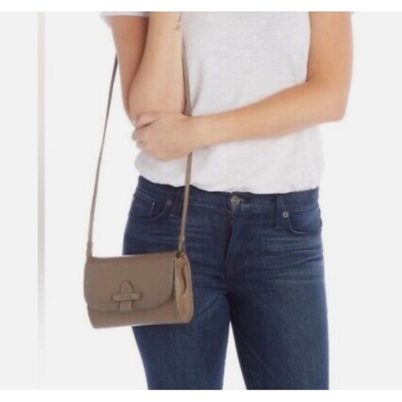 Frye Handbags - Frye Olivia crossbody EUC